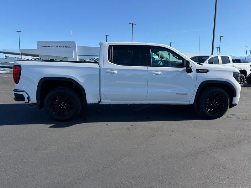 New 2026 Summit White GMC Elevation image 2