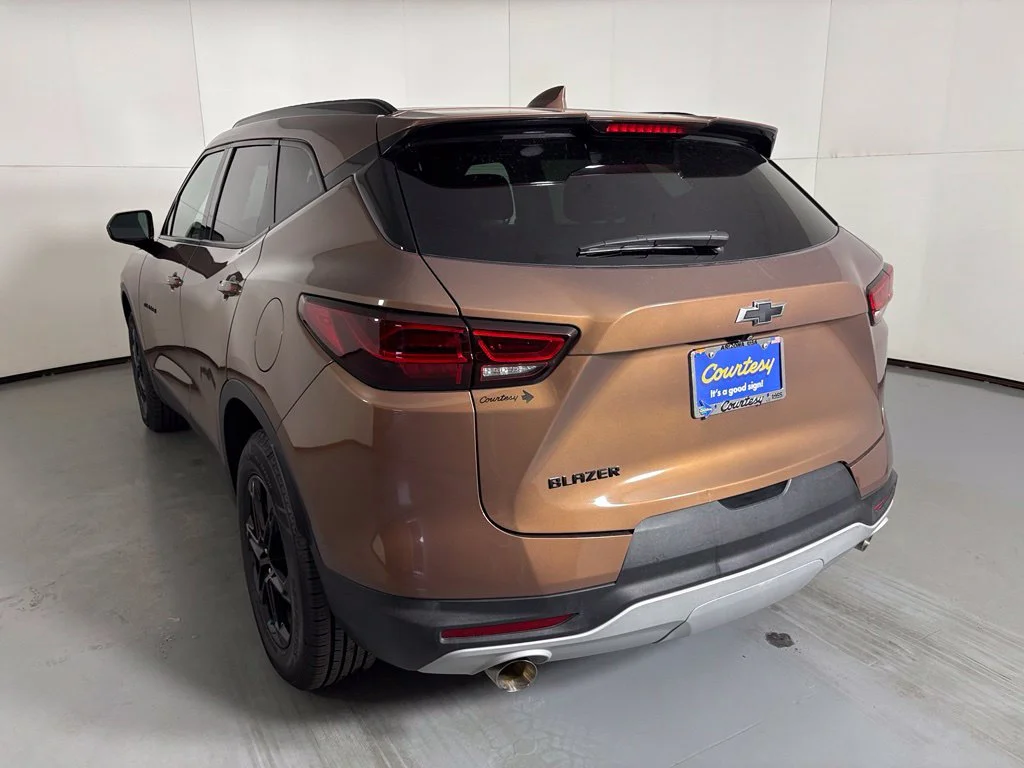 Used 2024 Brown Chevrolet LT image 7