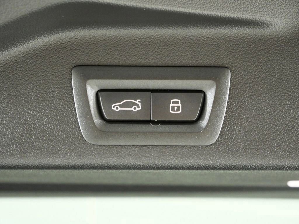 Certified Used 2026 Skyscraper Grey Metallic BMW xDrive40i image 35