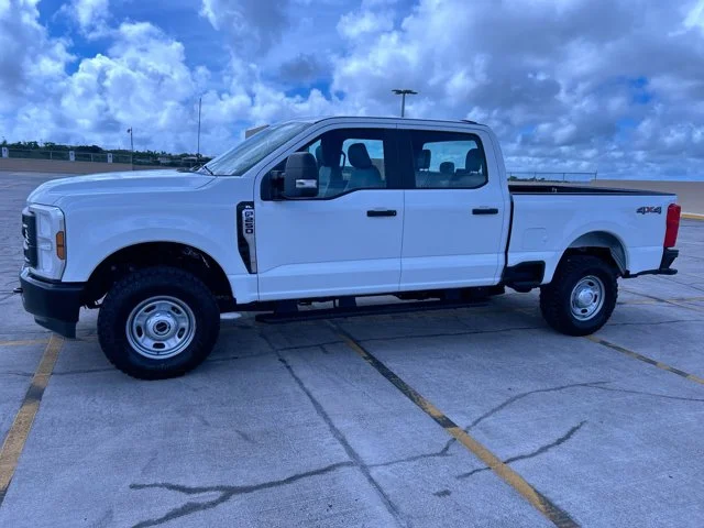 New 2025 OXFORD WHITE Ford XL Crew Cab w/6.75