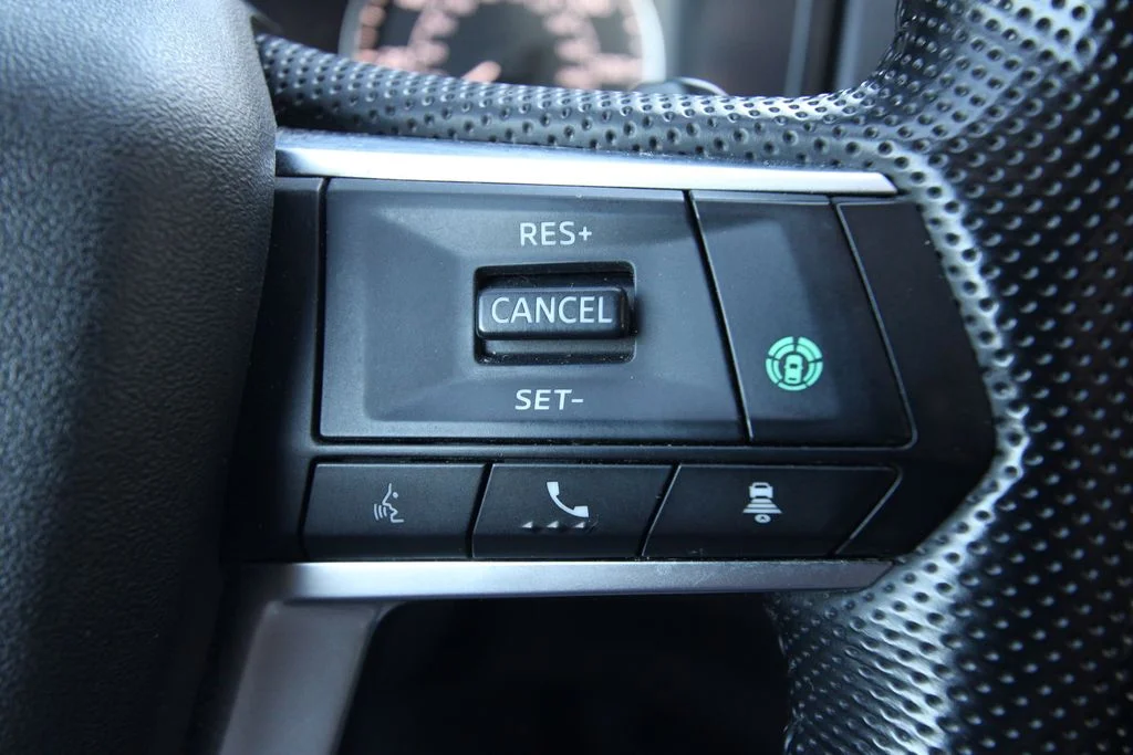 Used 2024  Mitsubishi SE image 23