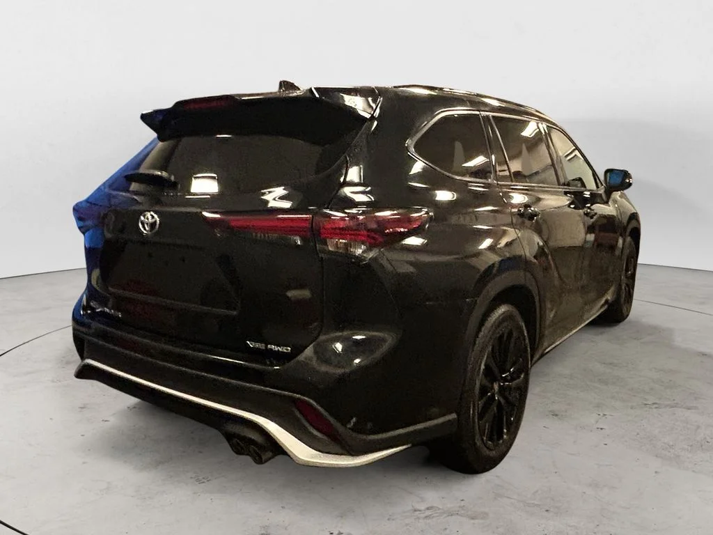 Used 2025 Midnight Black Toyota XSE image 5