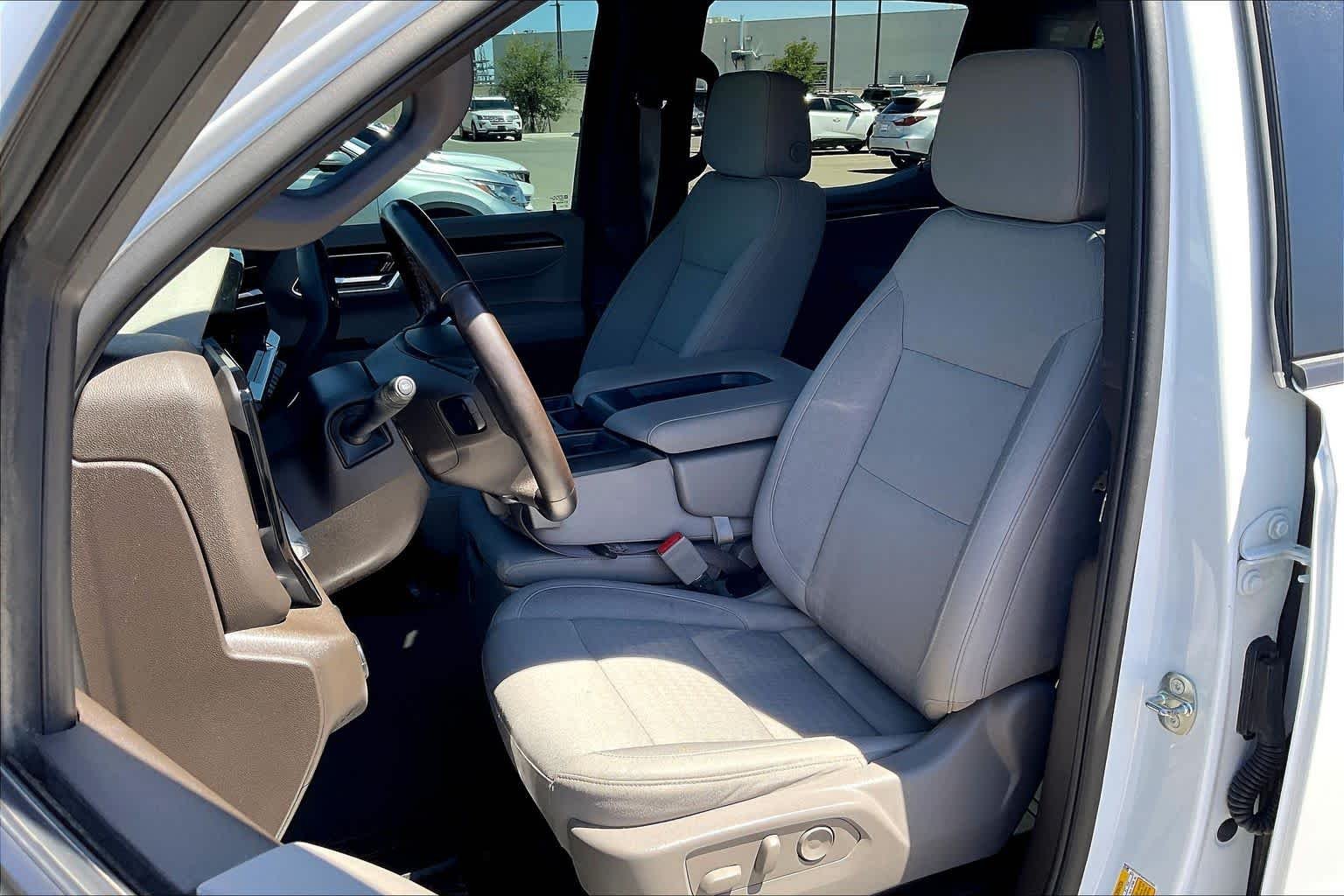 2023 Chevrolet Silverado 1500 LT - Photo 8