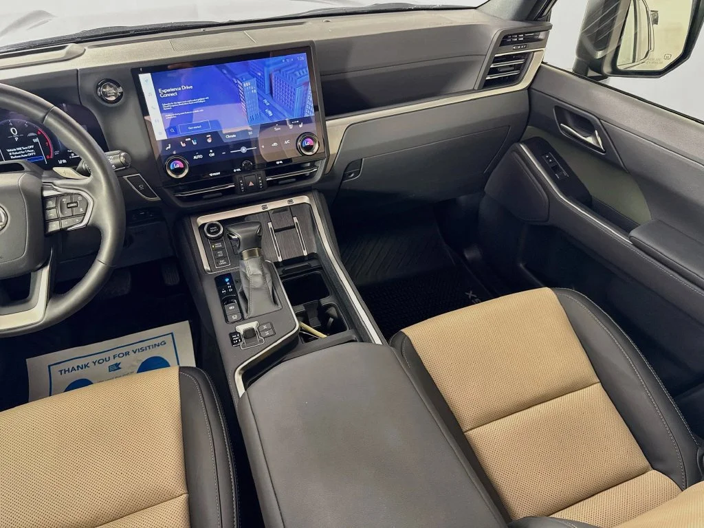 Used 2025 Green Pearl Lexus 550 Overtrail image 31