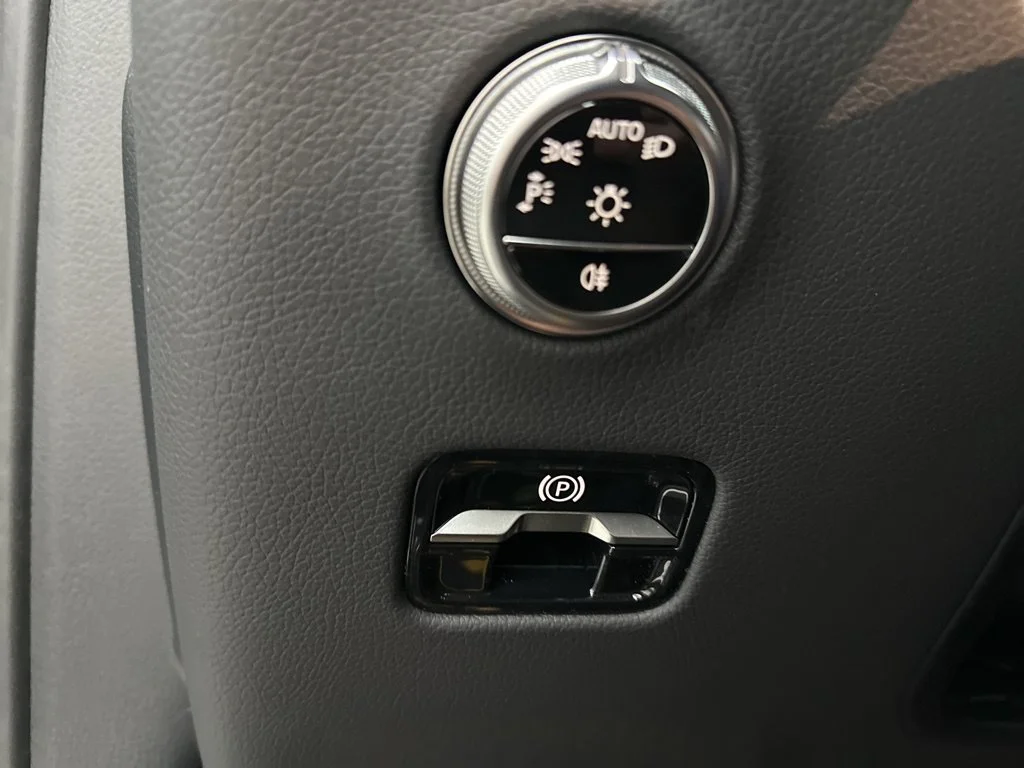 Used 2026 Black Mercedes-Benz GLC 300 image 18