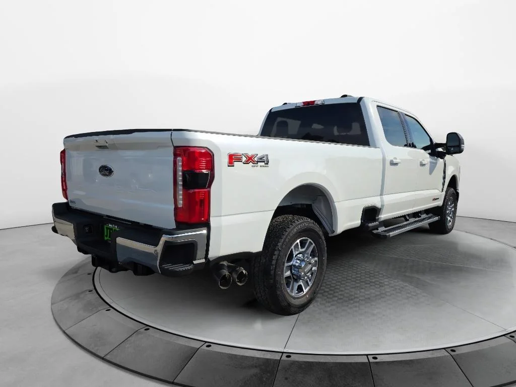 New 2026 Star White Metallic Tri-Coat Ford F-350® Lariat® image 5