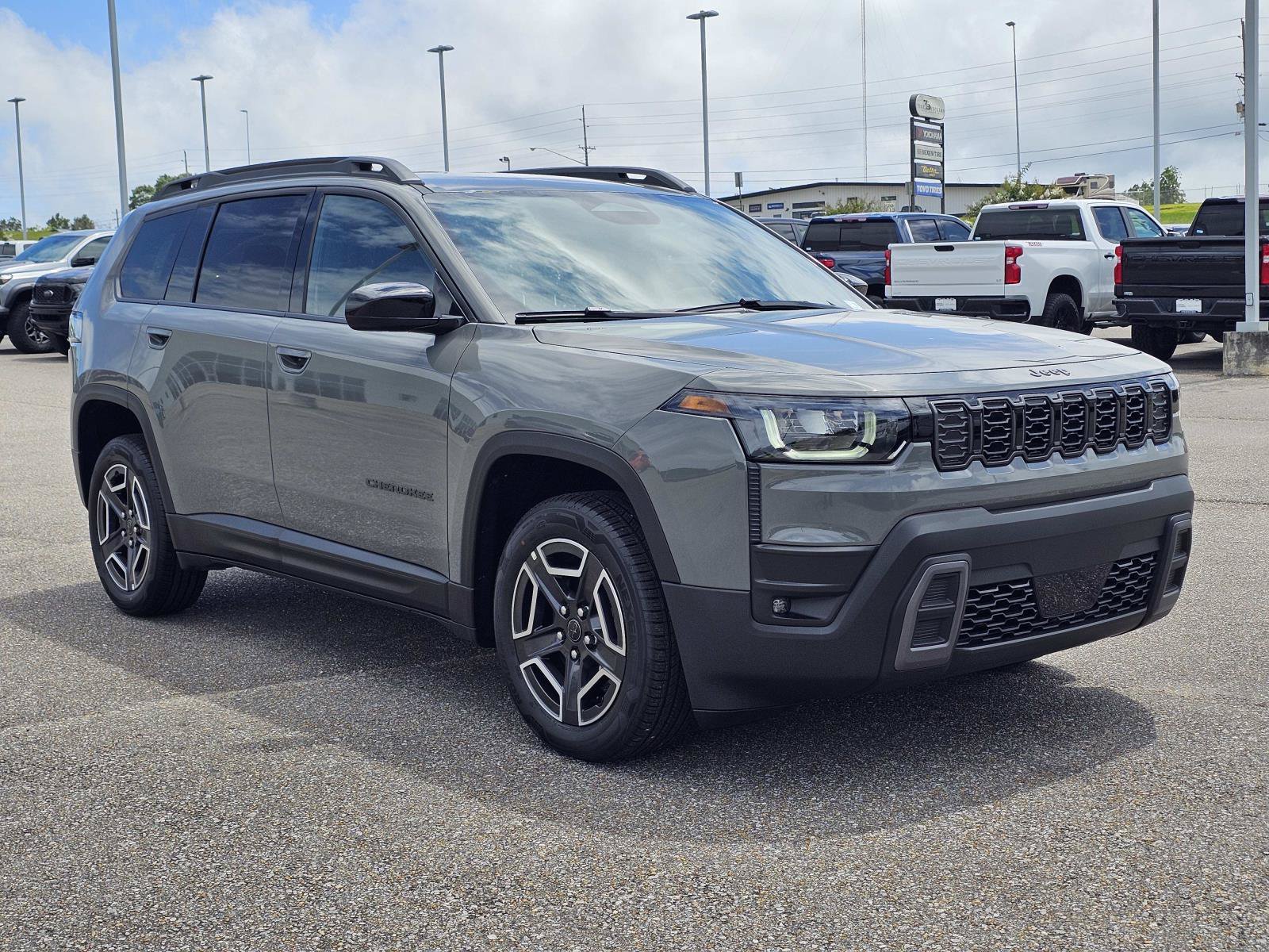 New 2026 Sting-Gray Clearcoat Jeep Laredo image 5