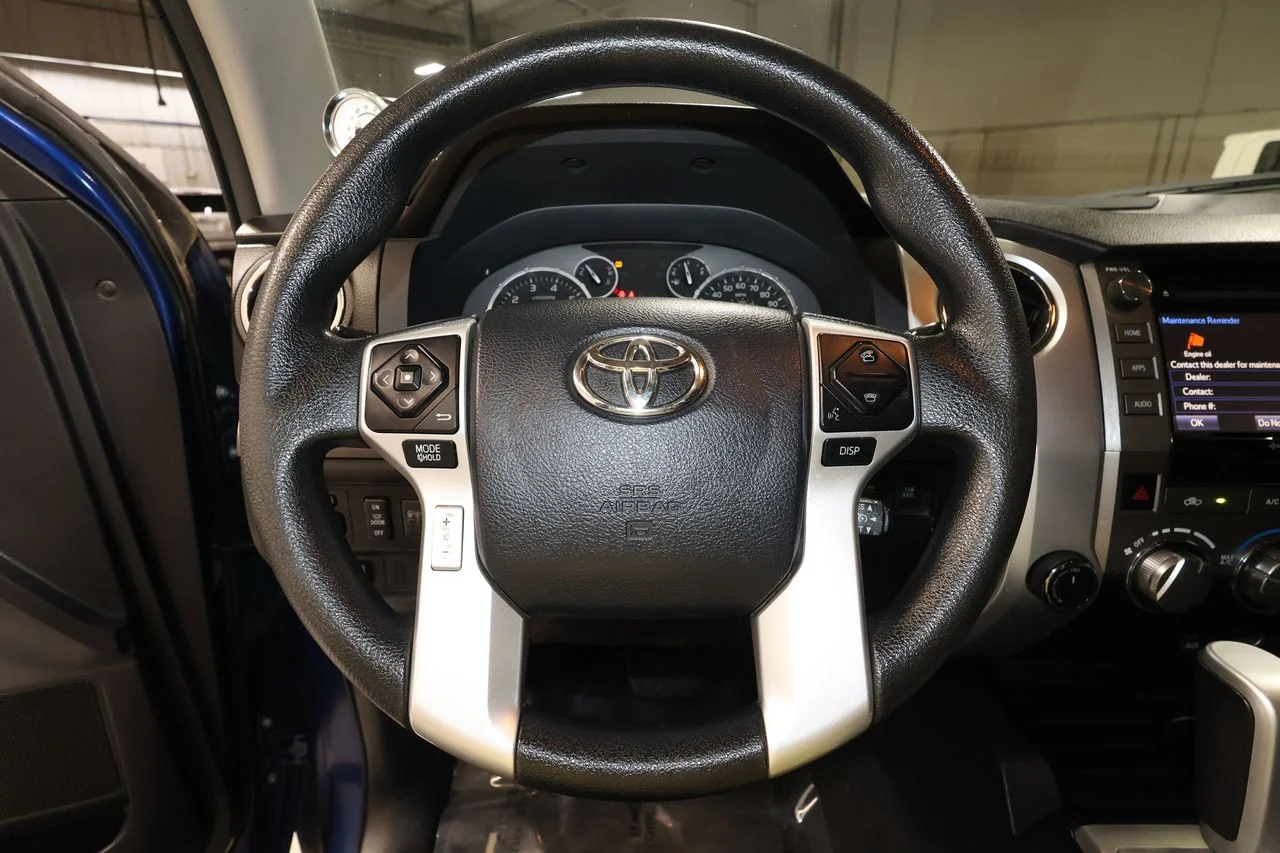 Used 2015 Blue Toyota SR5 image 8