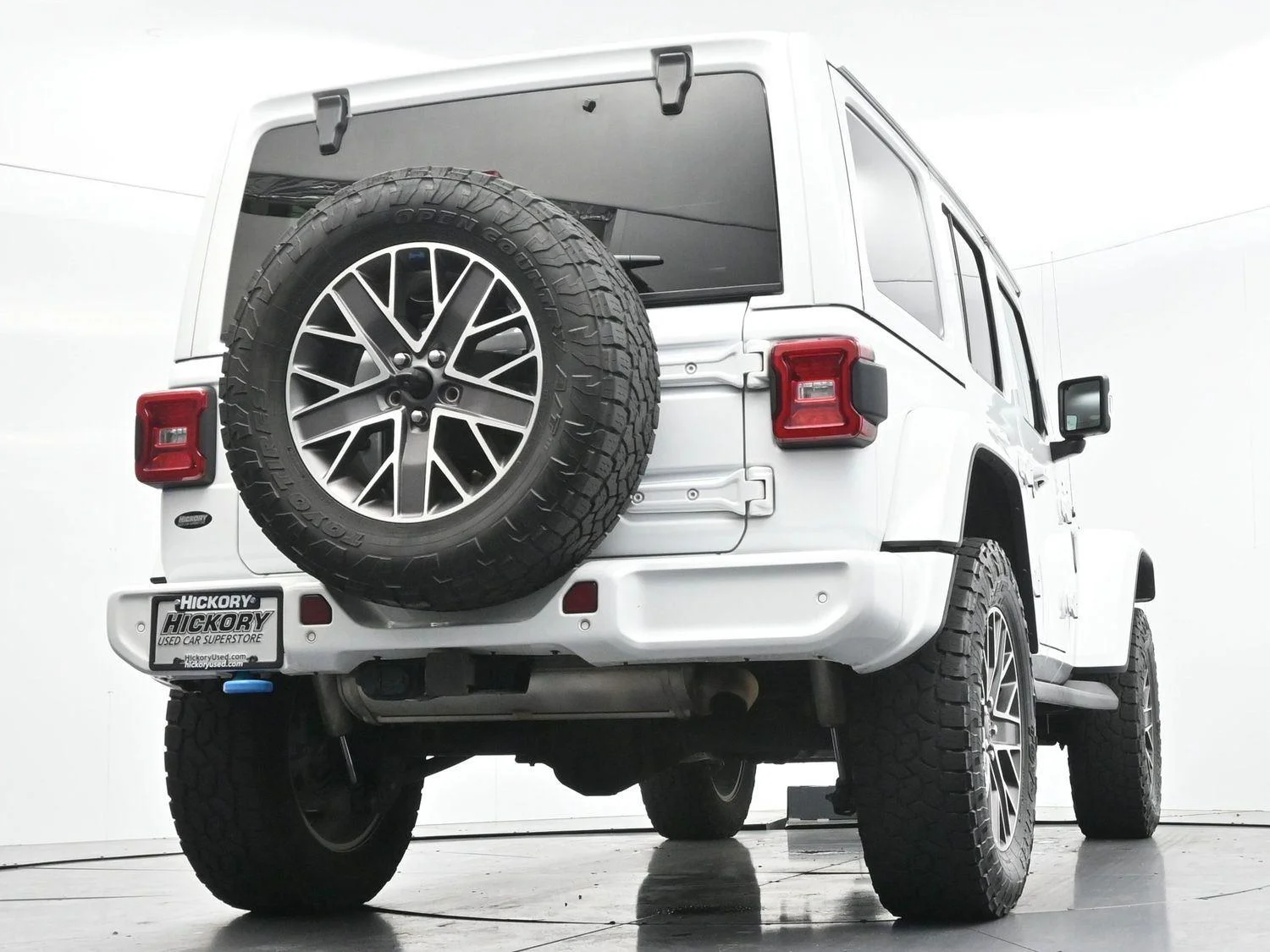 Used 2023 Bright White Clearcoat Jeep Sahara High Altitude image 50