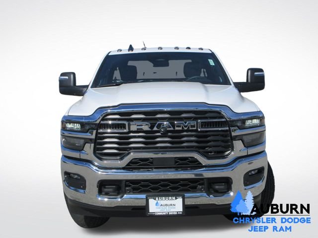 2026 RAM 3500 Chassis Tradesman - Photo 8