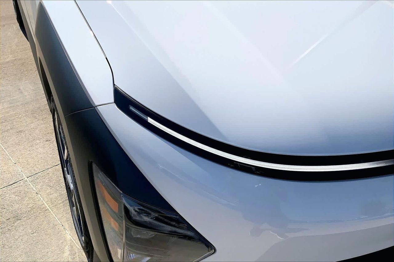 New 2026 Atlas White Hyundai SEL Premium FWD image 13