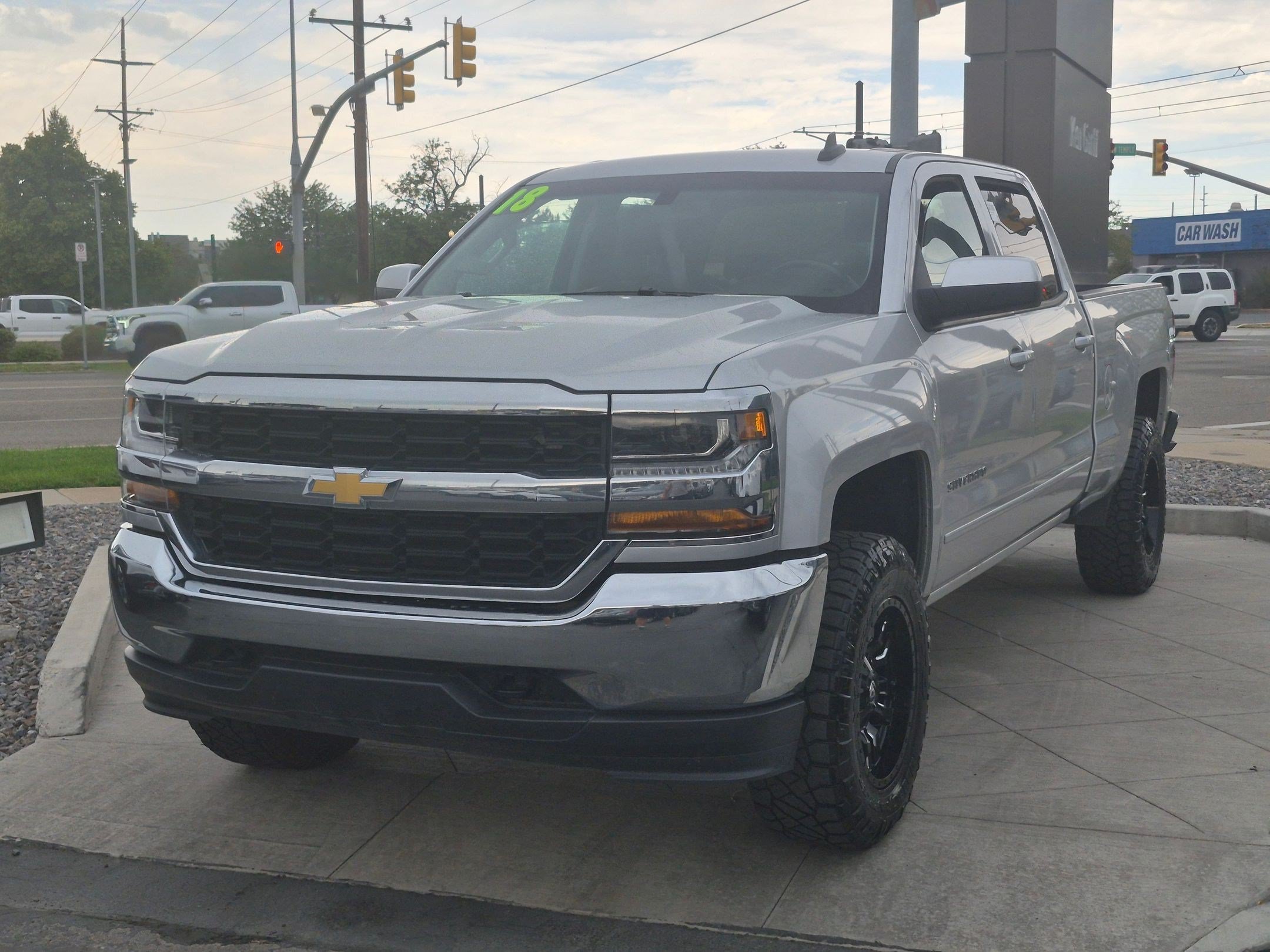 Used 2018 Silver Chevrolet LT image 8