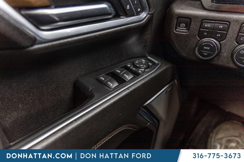 Used 2025 White Chevrolet High Country image 11