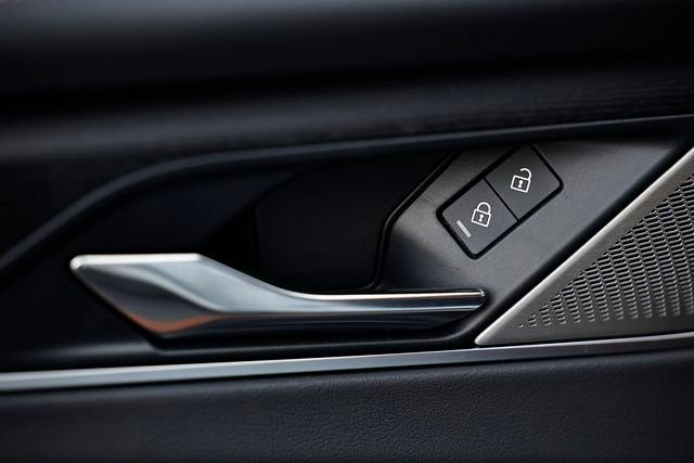 2026 Jaguar F-Pace R-Dynamic S - Photo 17