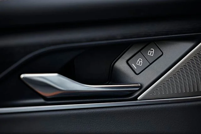 2026 Jaguar F-Pace R-Dynamic S - Photo 17