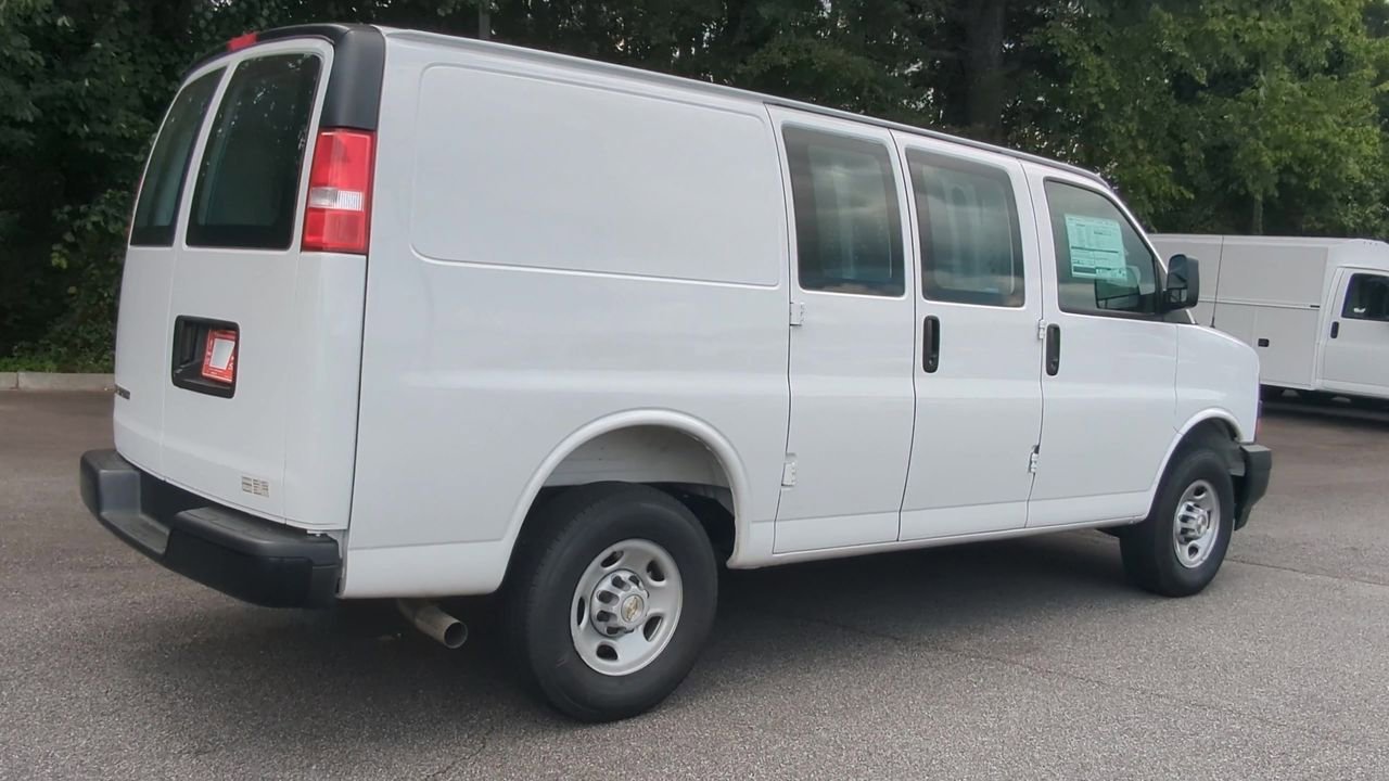 New 2025 Summit White Chevrolet Work Truck image 8