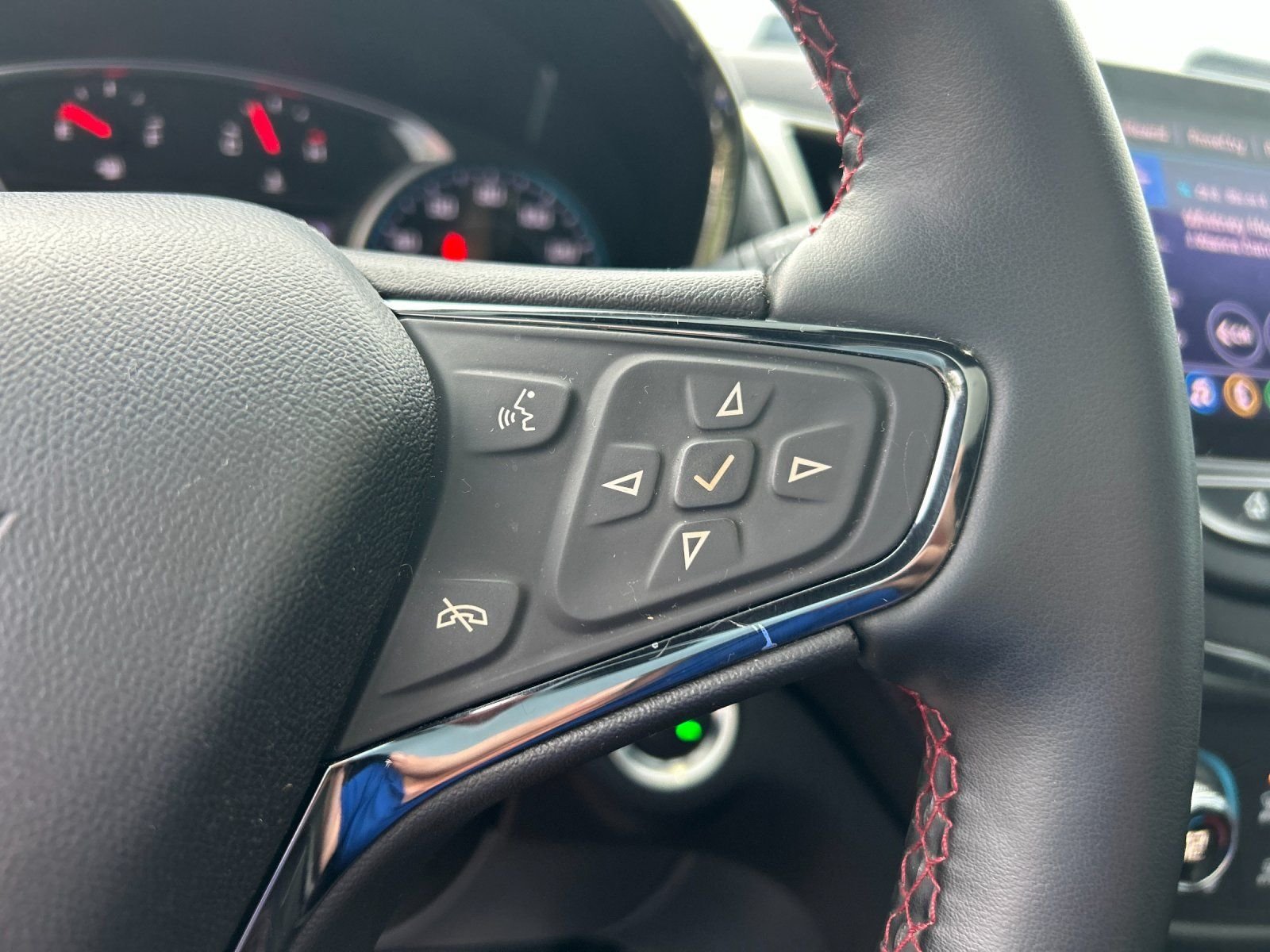 Used 2023 Black Chevrolet RS image 31