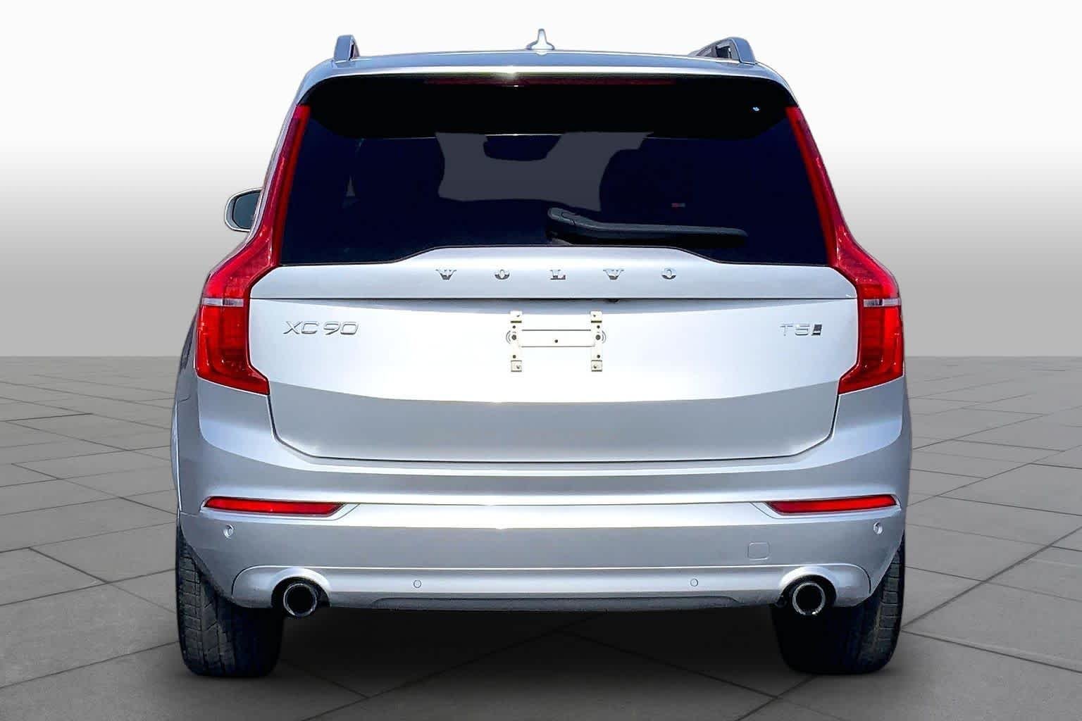 Pre-Owned 2018 Volvo XC90 Momentum