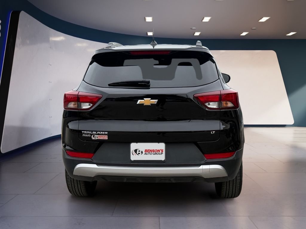 Used 2025 Black Chevrolet LT image 4