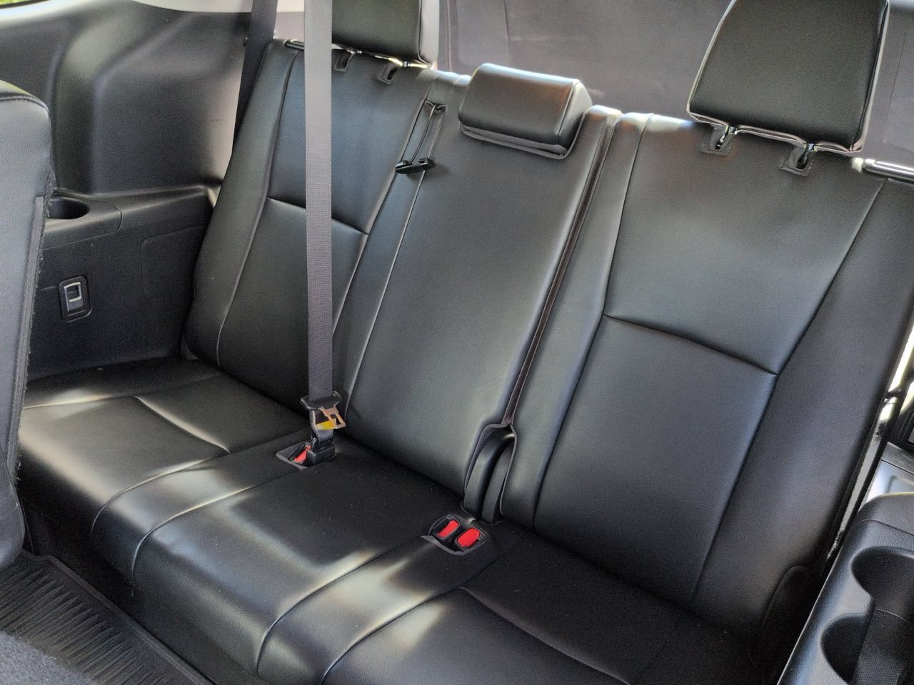 Used 2022 Midnight Black Metallic Toyota XLE image 16