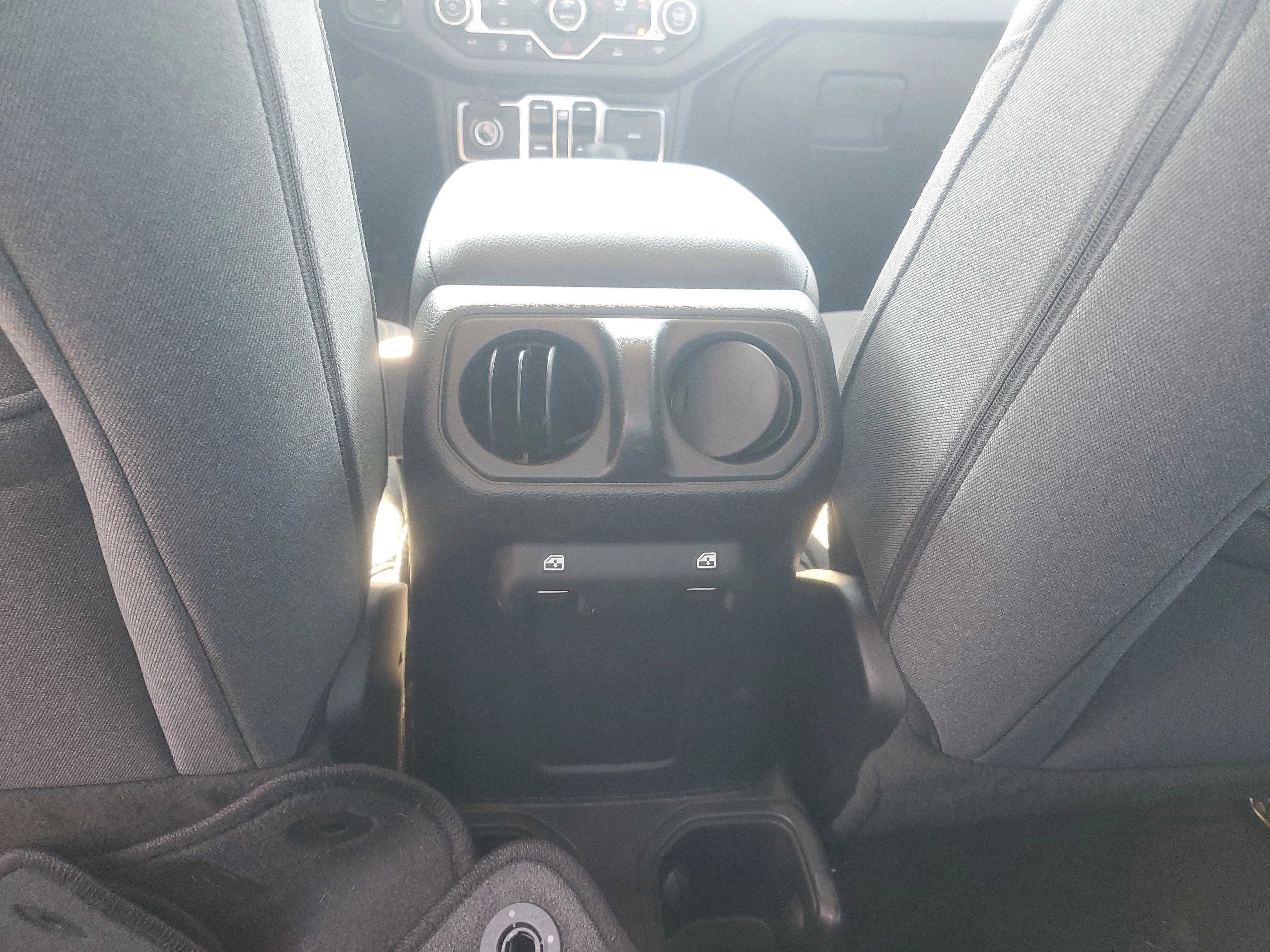 Used 2025 41 Jeep Sport image 14