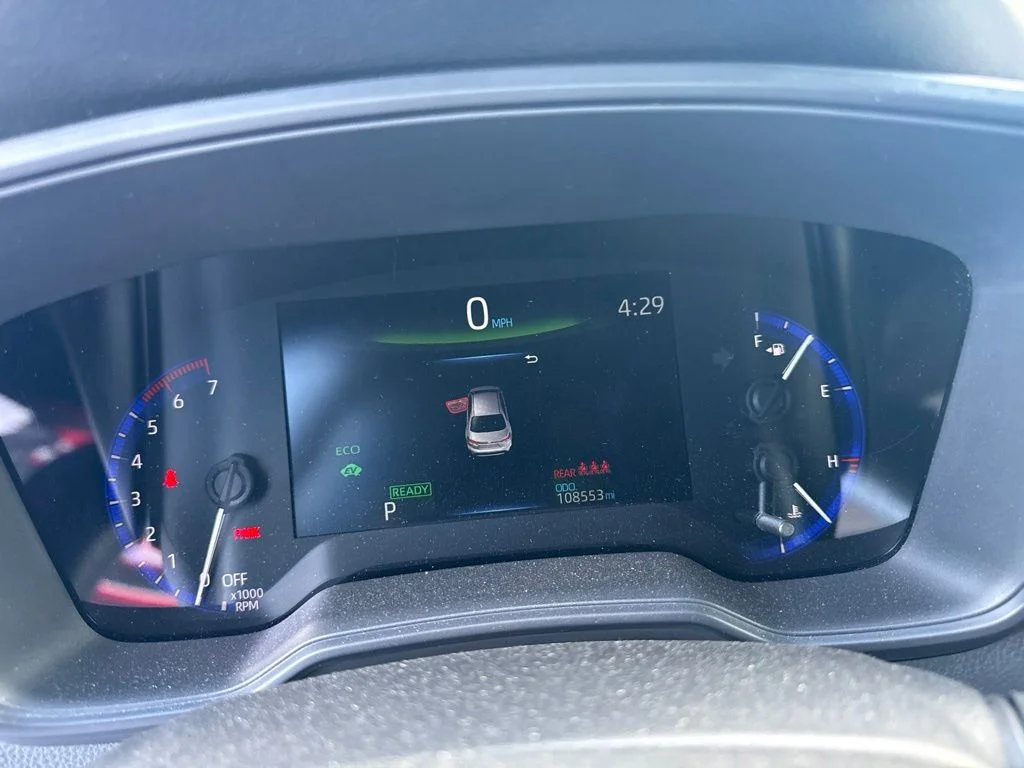 Used 2022  Toyota LE image 1