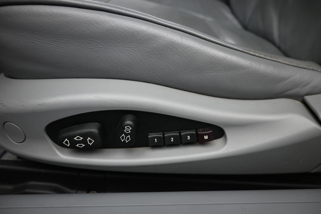 Used 2001 Silver BMW 325Ci image 14