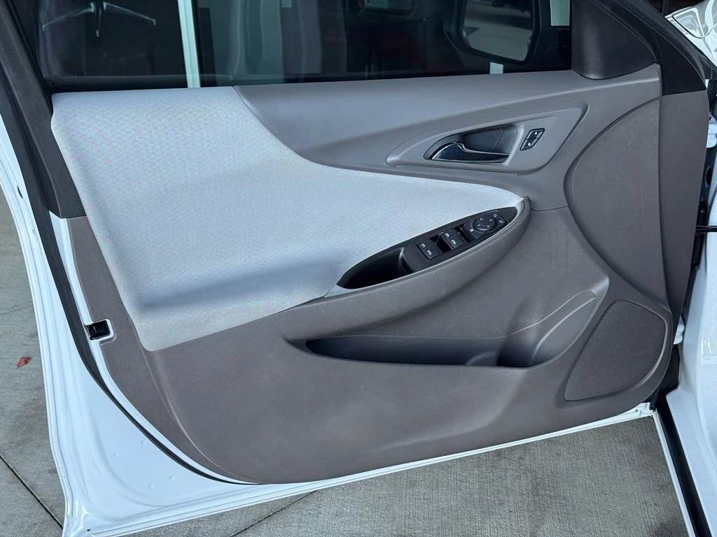 Used 2022 SUMMIT WHITE Chevrolet LT image 24
