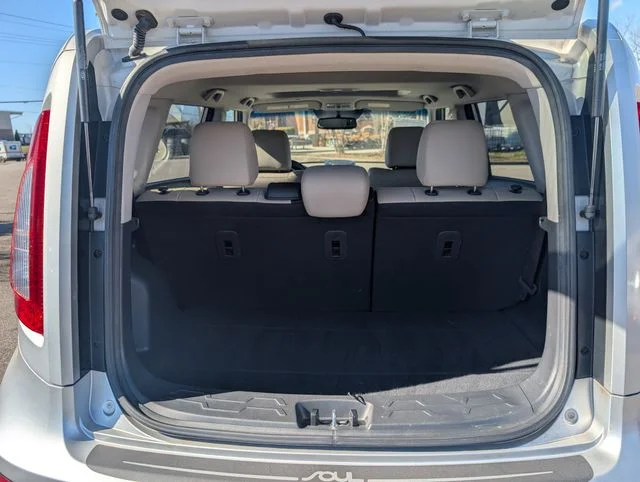 Used 2013 Silver Kia Exclaim image 19