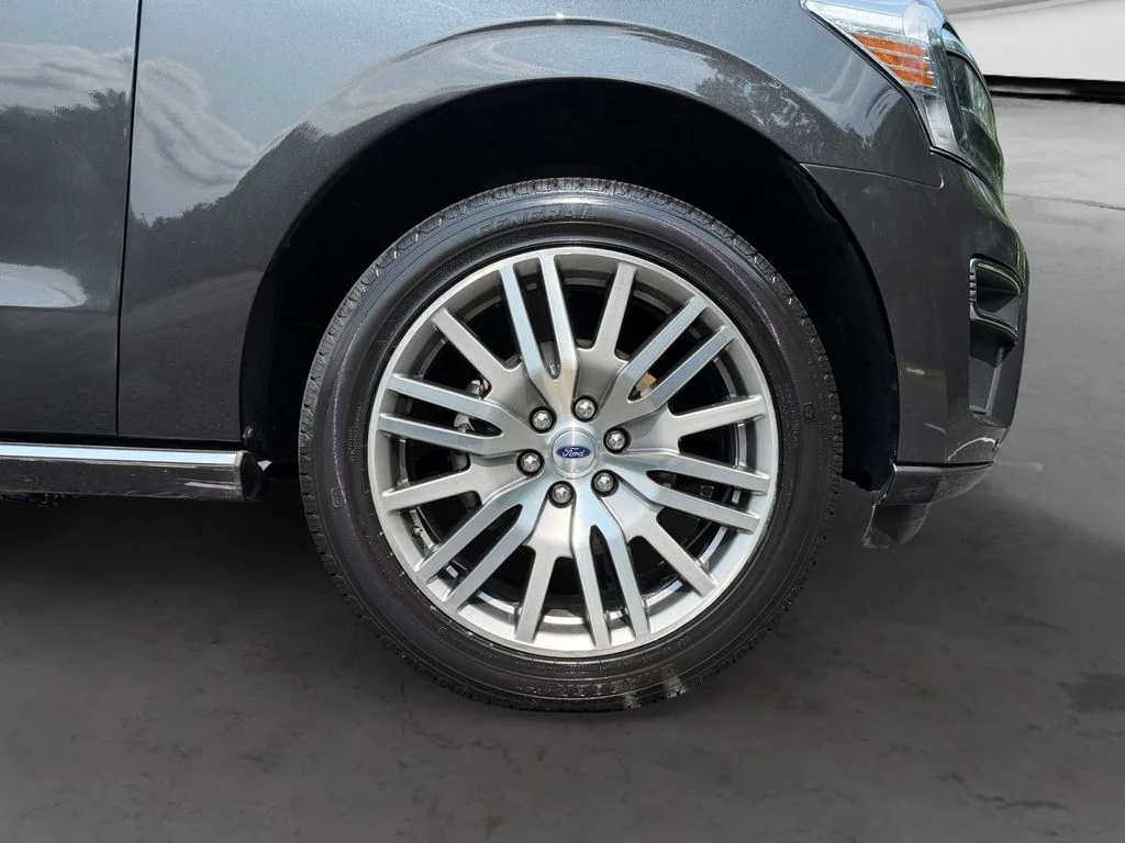Used 2023 Dark Matter Metallic Ford Platinum image 15