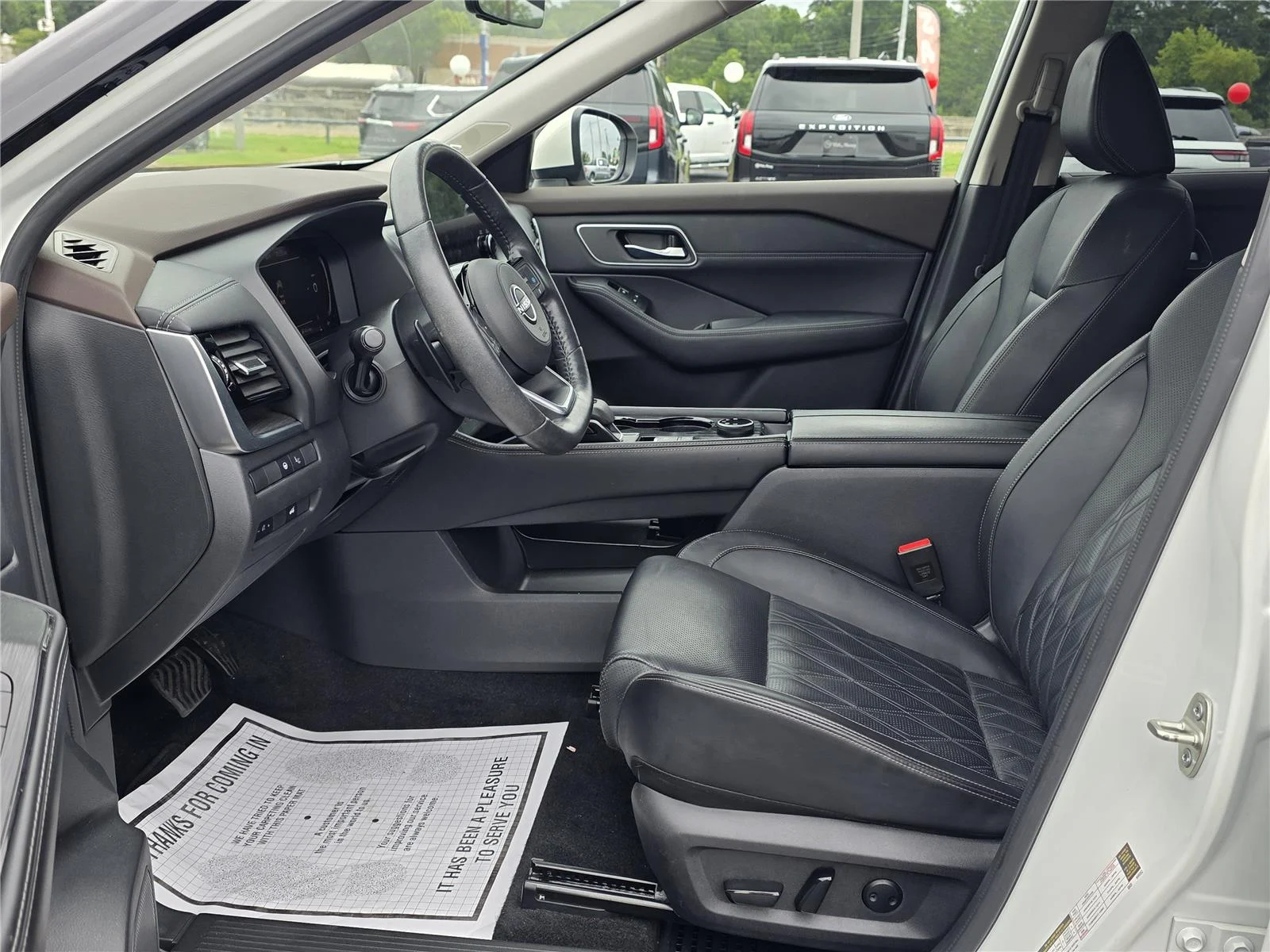 Used 2023 Pearl White Tricoat Nissan Platinum image 21