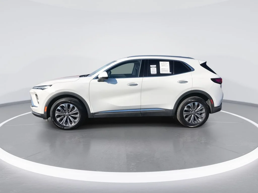 Used 2025 White Buick Preferred image 5