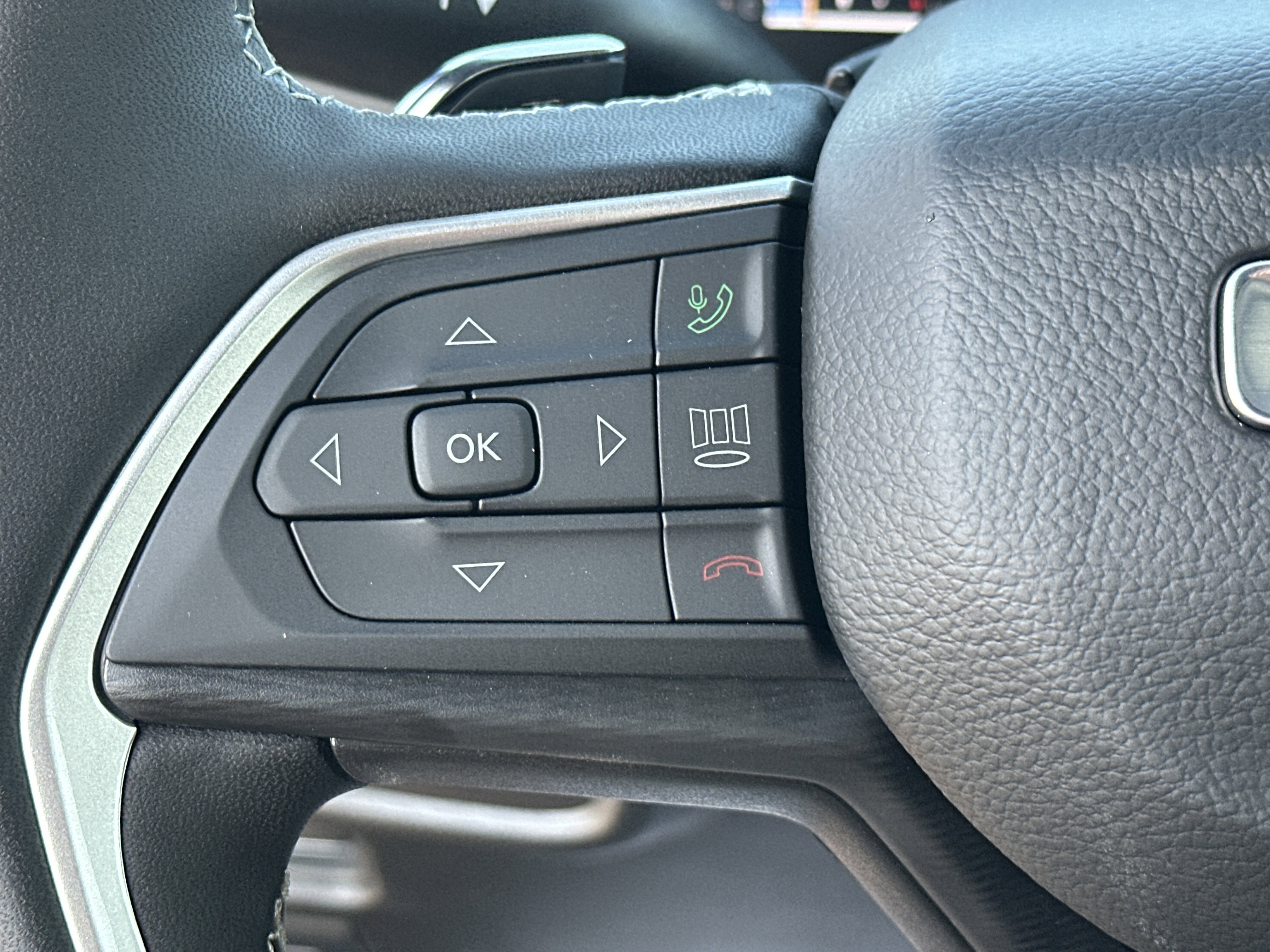 2025 Jeep Grand Cherokee Altitude - Photo 25