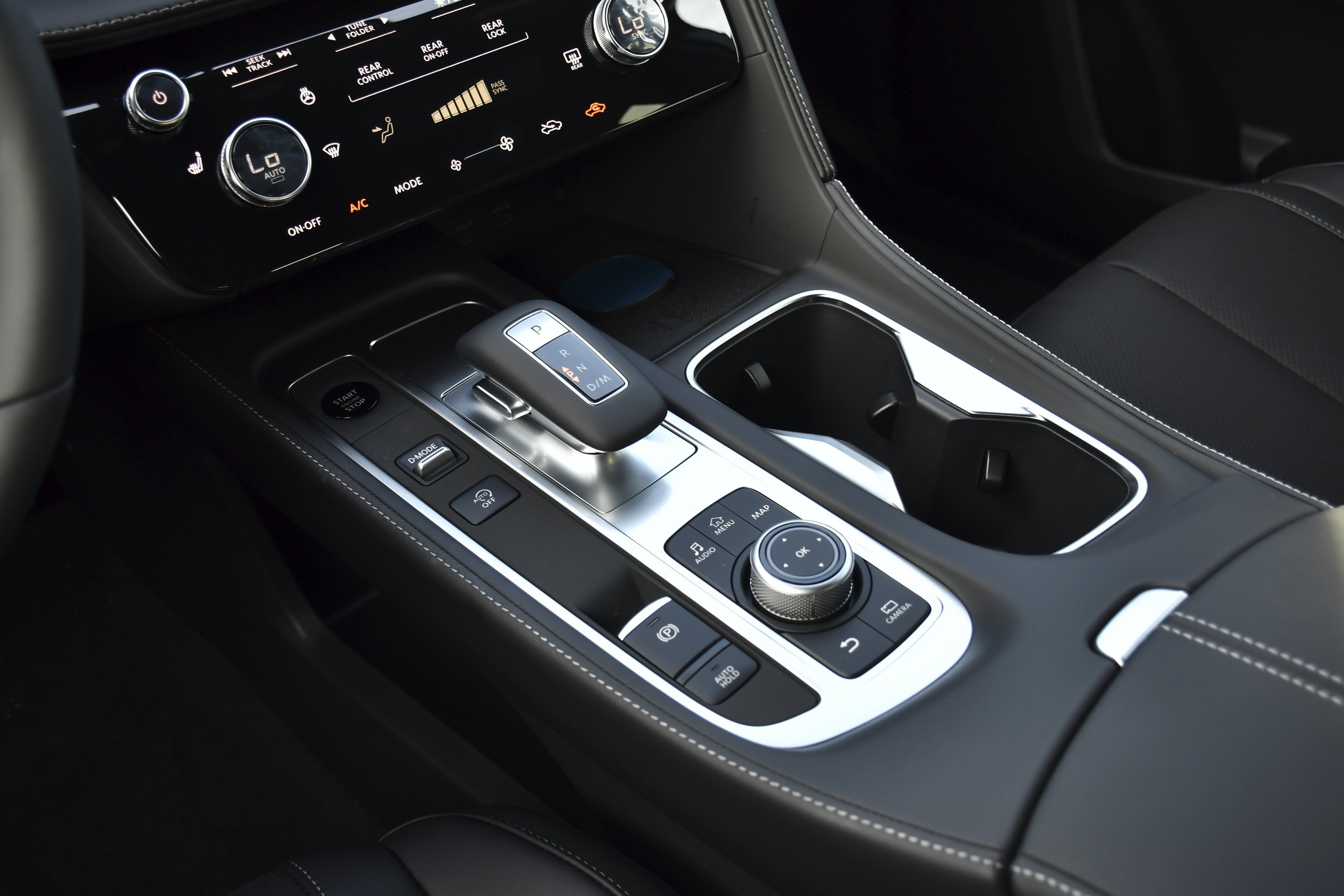 New 2027 GRAPHITE SHADOW INFINITI Luxe AWD image 12