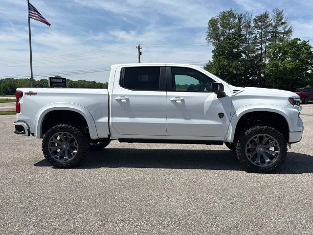 New 2026 Summit White Chevrolet RST image 27