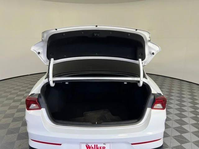 Used 2023 White Kia GT-Line image 35