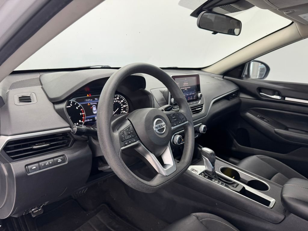 Used 2022 Brilliant Silver Metallic Nissan 2.5 SV image 43