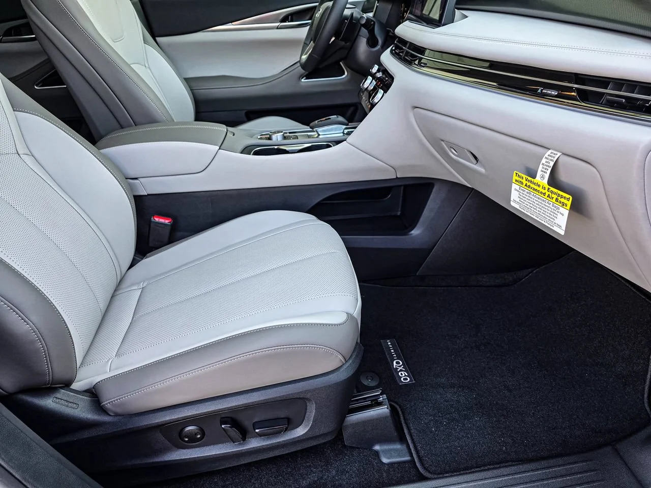 New 2027 RADIANT WHITE INFINITI Luxe AWD image 28