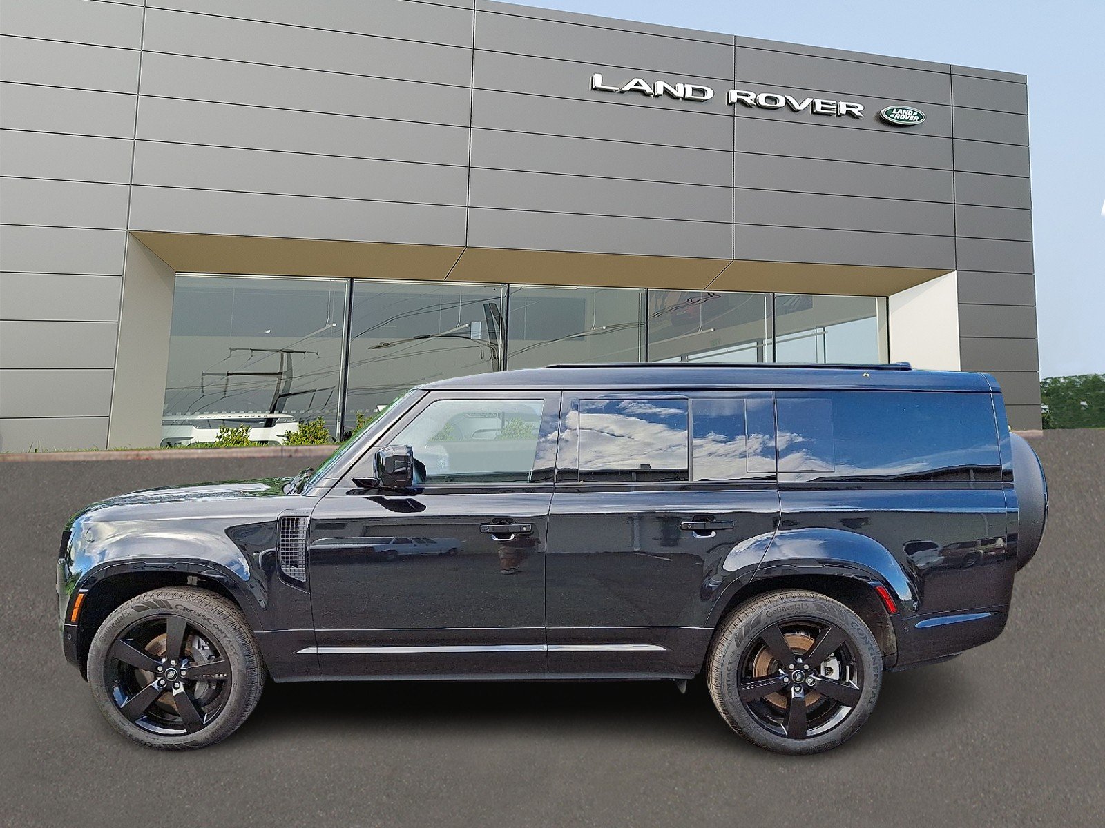 2025 Land Rover Defender X-Dynamic SE - Photo 6