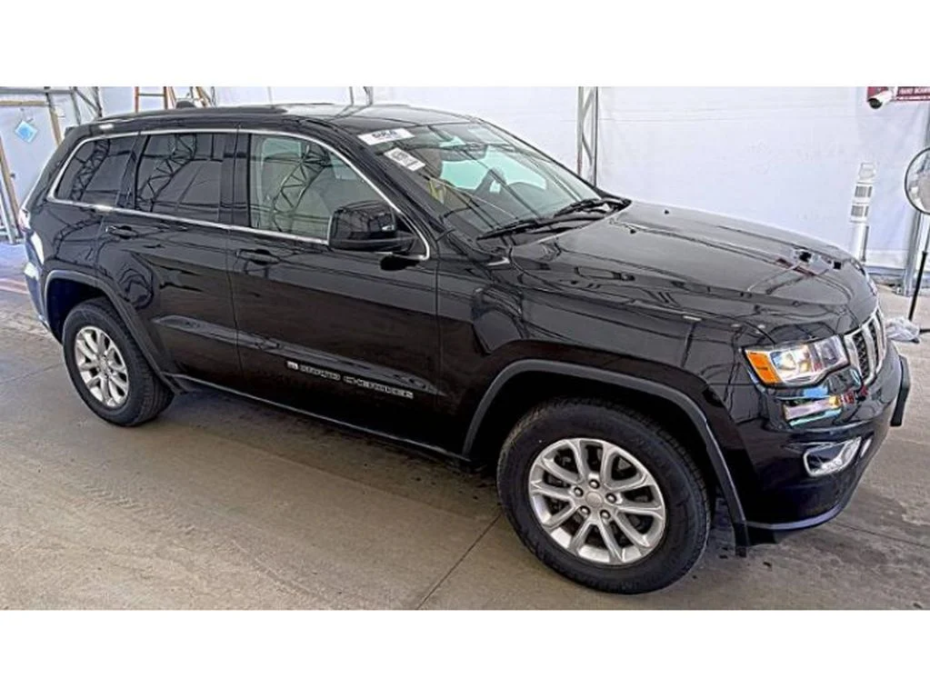 Used 2022 Black Jeep Laredo E image 3