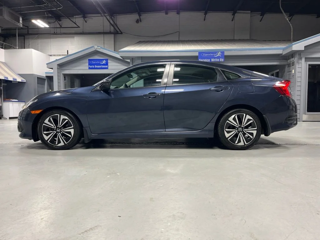 Certified Used 2017  Honda EX-T image 4