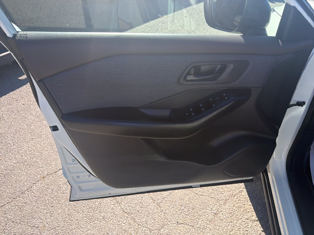 Used 2023 White Nissan S image 12