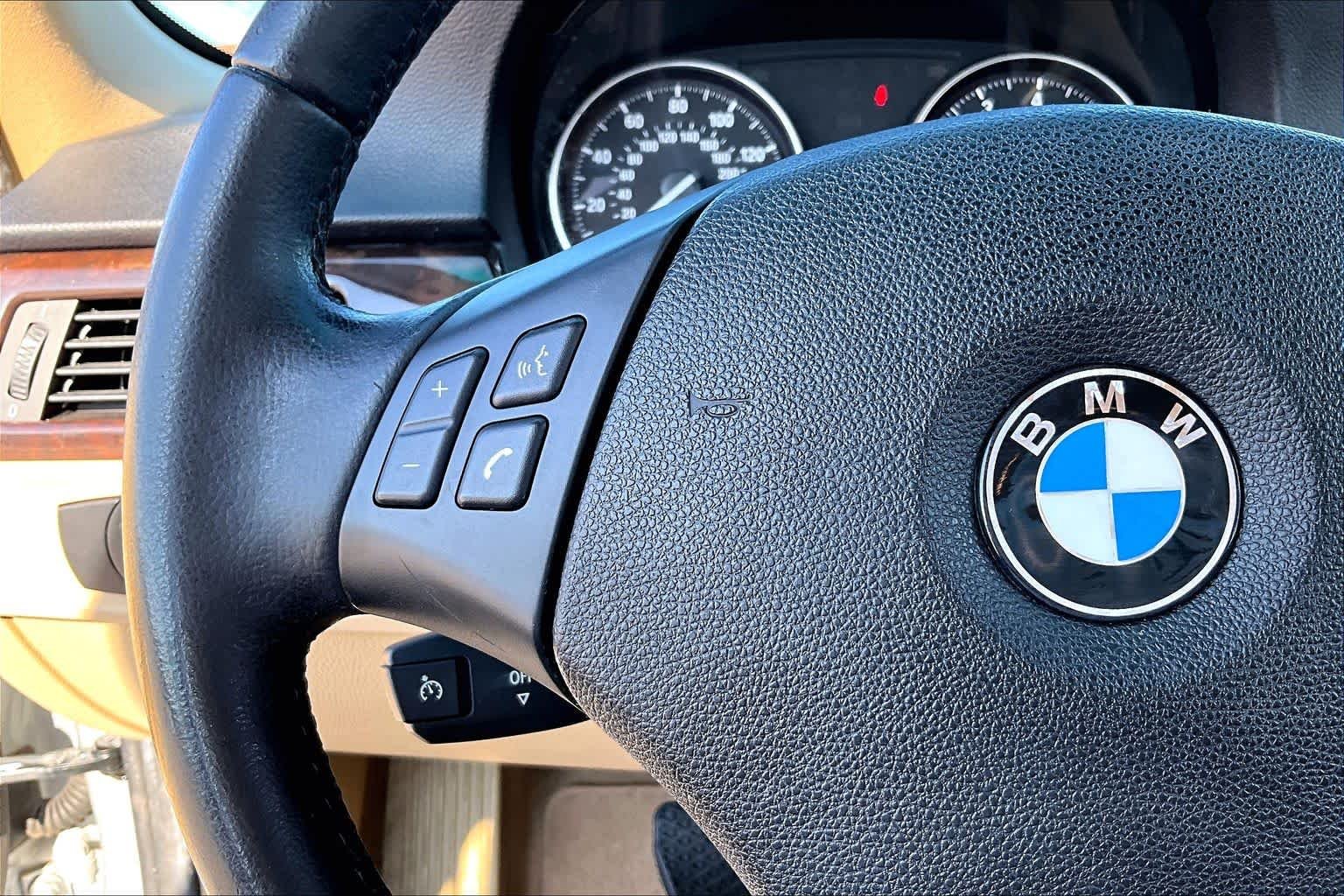 Used 2011 Titanium Silver Metallic BMW 328i image 23