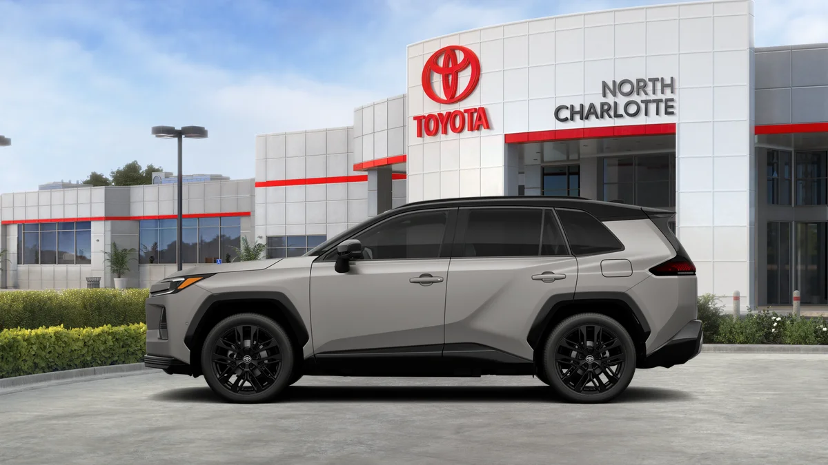 New 2026 Meteor Shower with Midnight Black Metallic roof Toyota XSE image 26