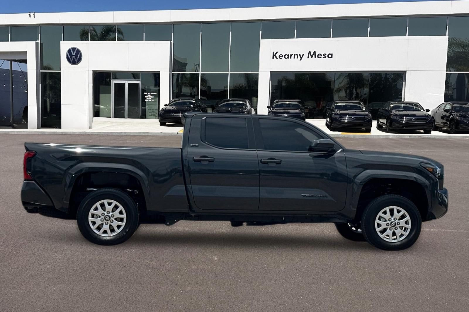 Used 2025 Underground Toyota SR5 image 3
