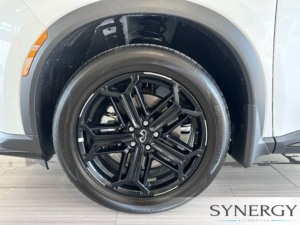 New 2027 2T RAD WHT INFINITI Sport AWD image 14