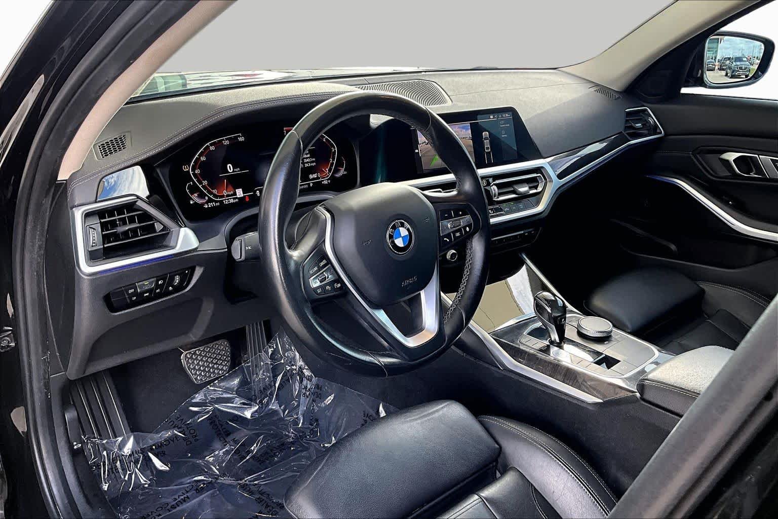 Used 2019 Jet Black BMW 330i image 16
