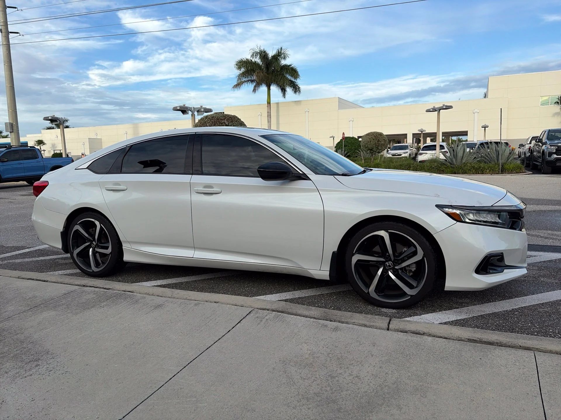 Certified Used 2022 Platinum White Pearl Honda Sport 2.0T image 4