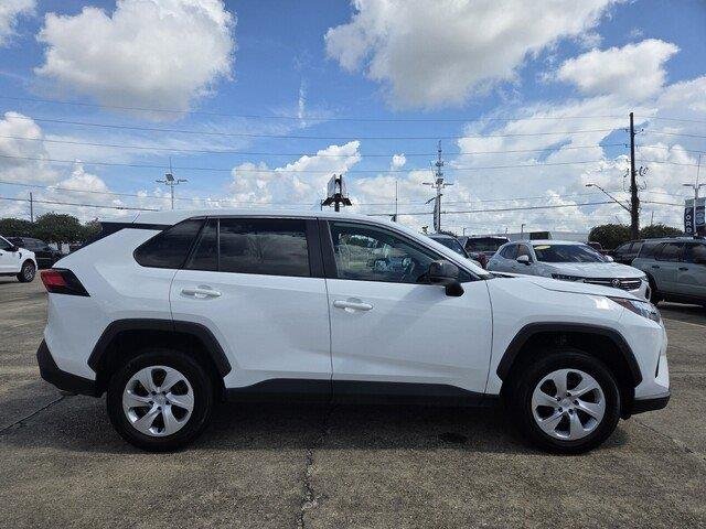 Used 2025 Ice Cap Toyota LE image 6