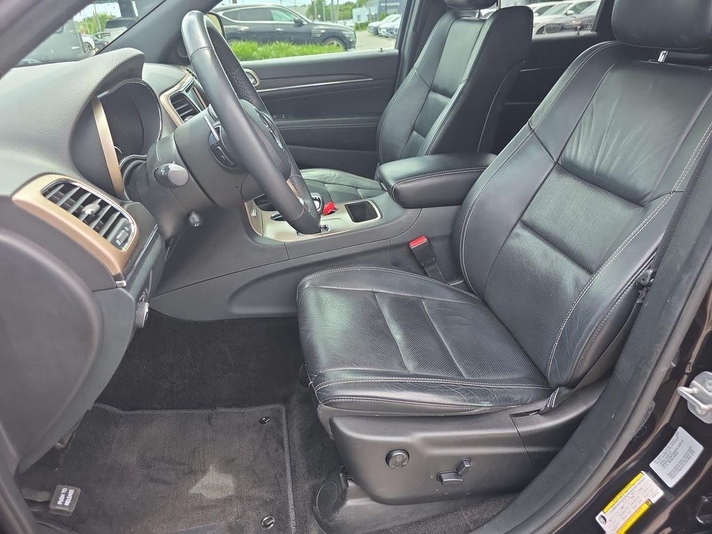 Used 2015 Black Jeep Limited image 9
